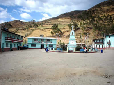PLAZA PRINCIPAL SANTA CRUZ DE ANDAMARCA